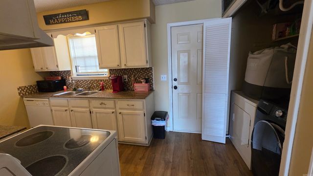 1419 N Nashville Avenue, Russellville, AR 72801