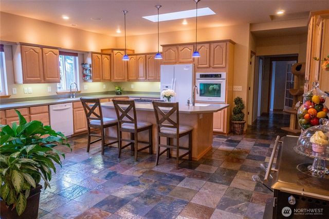 11510 Snowcap Lane SE, Rainier, WA 98576