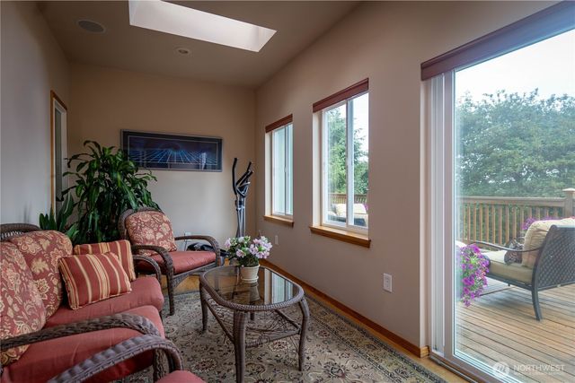 11510 Snowcap Lane SE, Rainier, WA 98576