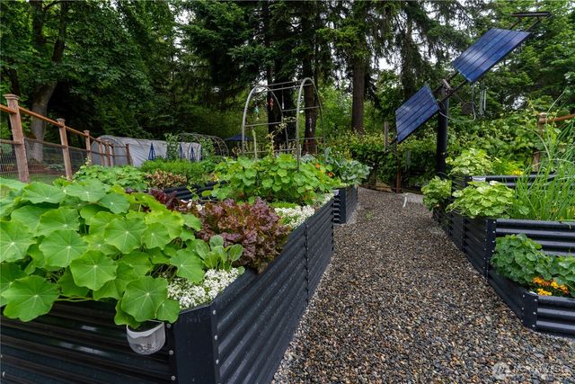 11510 Snowcap Lane SE, Rainier, WA 98576