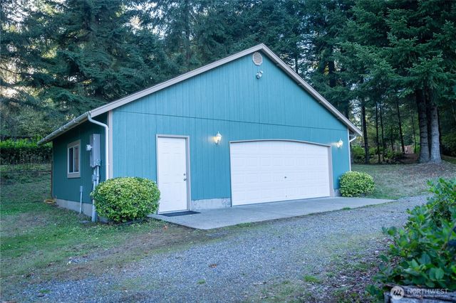 11510 Snowcap Lane SE, Rainier, WA 98576