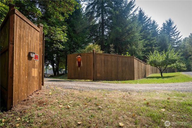 11510 Snowcap Lane SE, Rainier, WA 98576