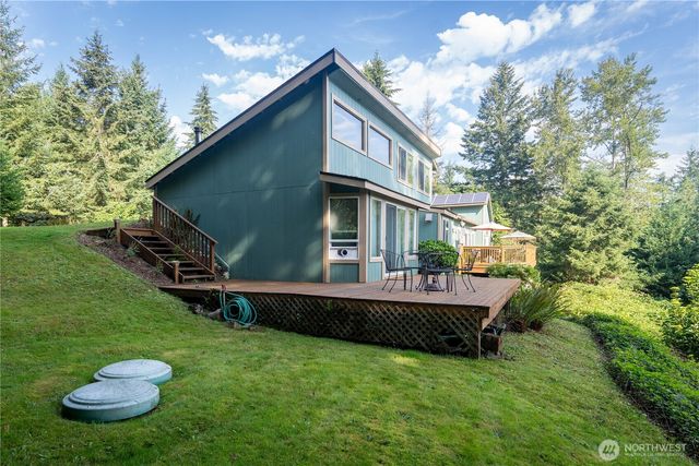 11510 Snowcap Lane SE, Rainier, WA 98576