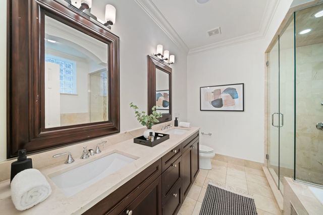 2042 N Racine Avenue 101, Chicago, IL 60614