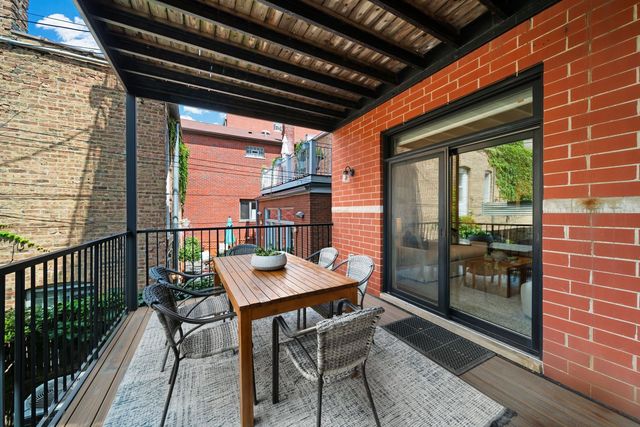 2042 N Racine Avenue 101, Chicago, IL 60614