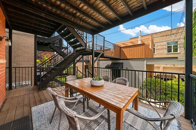 2042 N Racine Avenue 101, Chicago, IL 60614