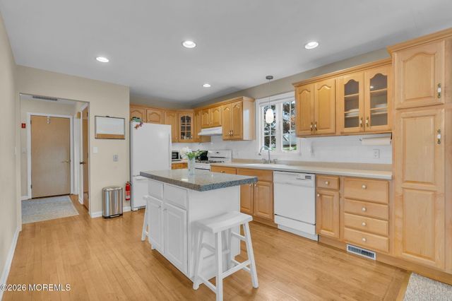 19 Newark Avenue, Manasquan, NJ 08736