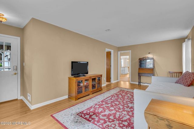 19 Newark Avenue, Manasquan, NJ 08736
