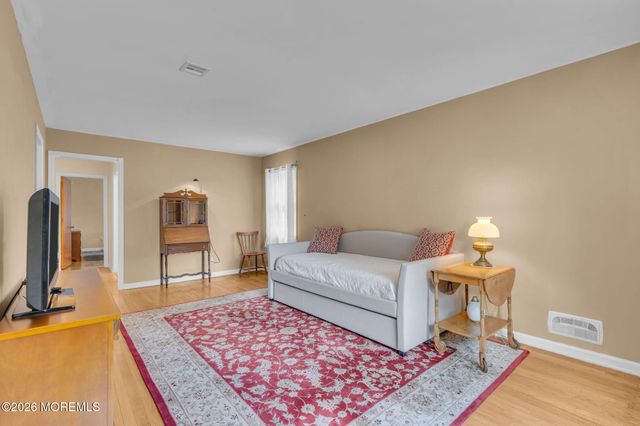 19 Newark Avenue, Manasquan, NJ 08736