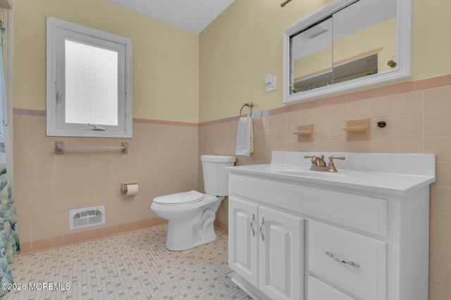 19 Newark Avenue, Manasquan, NJ 08736