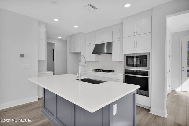 325 SEAMARK Drive, Ponte Vedra, FL 32081