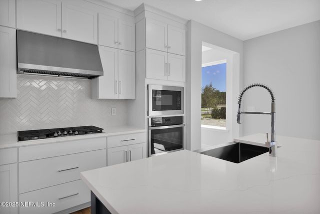 325 SEAMARK Drive, Ponte Vedra, FL 32081