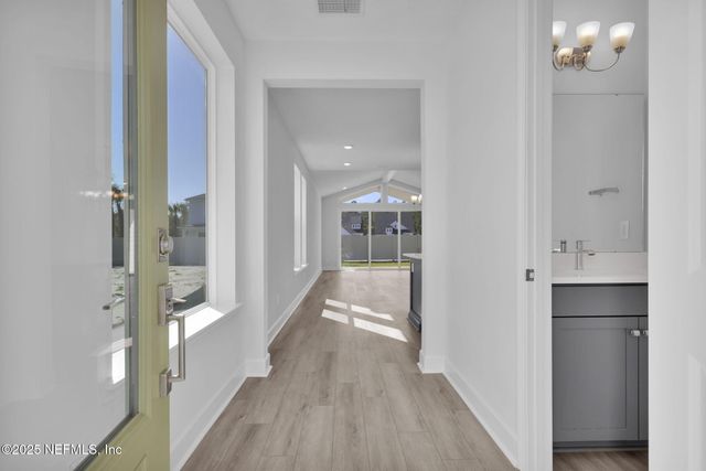 325 SEAMARK Drive, Ponte Vedra, FL 32081