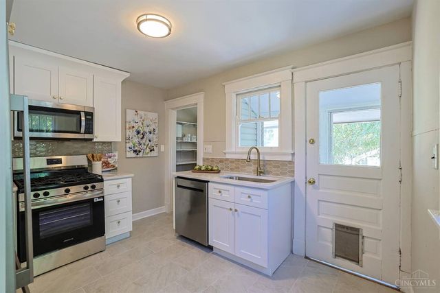 3015 Hull Avenue, Cincinnati, OH 45211