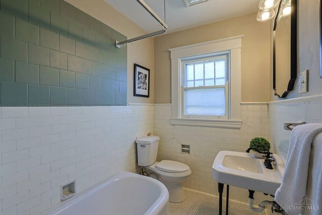 3015 Hull Avenue, Cincinnati, OH 45211