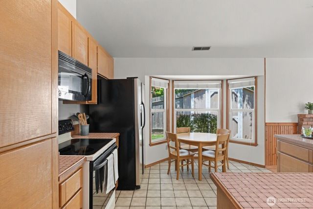 4929 Enetai Avenue NE, Tacoma, WA 98422