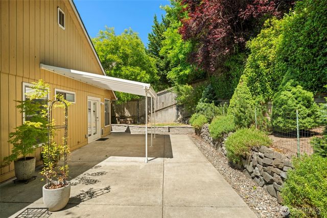 4929 Enetai Avenue NE, Tacoma, WA 98422