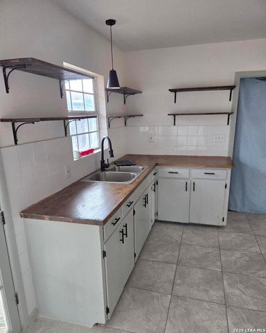 310 Williamsburg, San Antonio, TX 78201