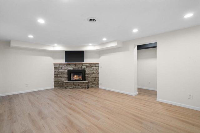 W172N9751 Division ROAD, Germantown, WI 53022