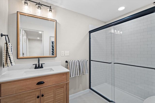 W172N9751 Division ROAD, Germantown, WI 53022