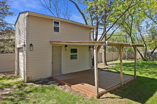 W172N9751 Division ROAD, Germantown, WI 53022