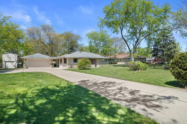 W172N9751 Division ROAD, Germantown, WI 53022