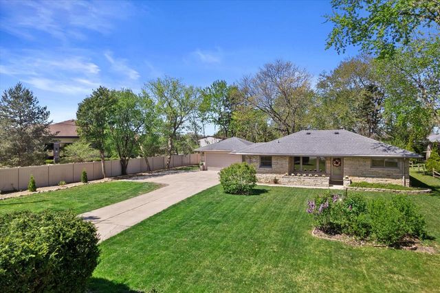 W172N9751 Division ROAD, Germantown, WI 53022