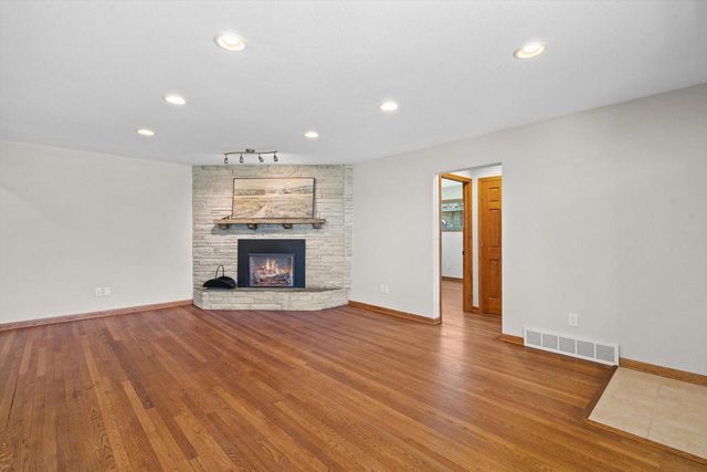W172N9751 Division ROAD, Germantown, WI 53022