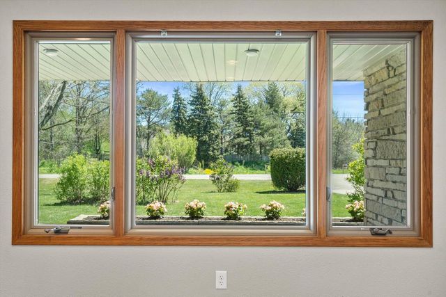 W172N9751 Division ROAD, Germantown, WI 53022