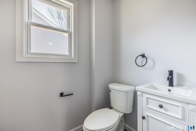 5 Lindsley Place, Stratford, CT 06614