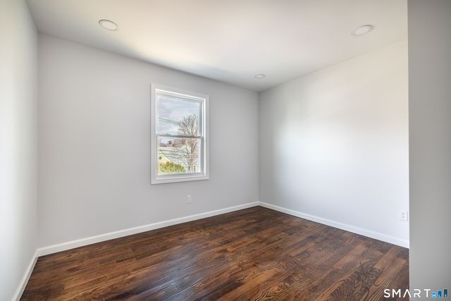 5 Lindsley Place, Stratford, CT 06614