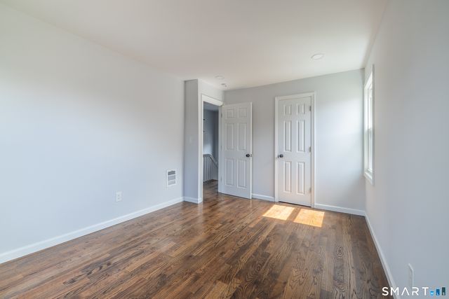 5 Lindsley Place, Stratford, CT 06614