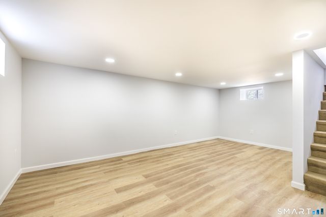 5 Lindsley Place, Stratford, CT 06614