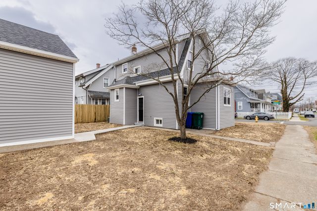 5 Lindsley Place, Stratford, CT 06614