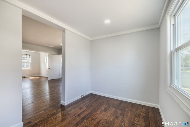 5 Lindsley Place, Stratford, CT 06614