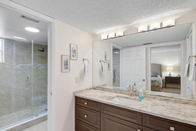 6698 10th Avenue N 320, Lake Worth, FL 33467