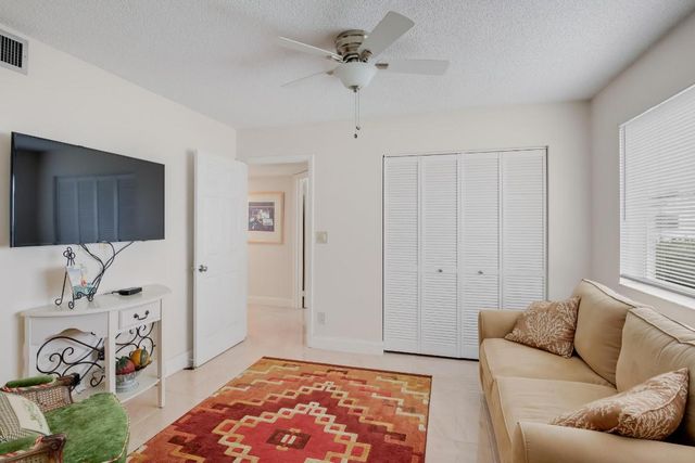 6698 10th Avenue N 320, Lake Worth, FL 33467