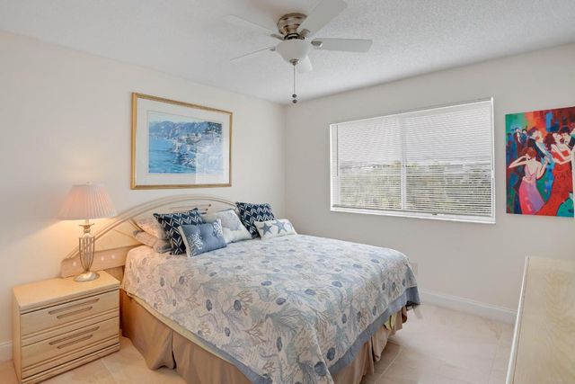 6698 10th Avenue N 320, Lake Worth, FL 33467