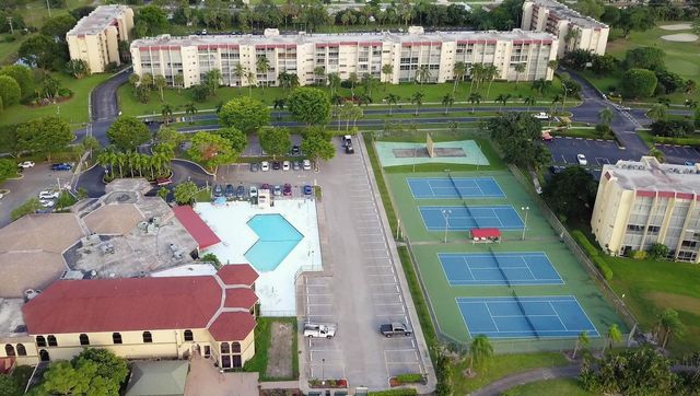 6698 10th Avenue N 320, Lake Worth, FL 33467