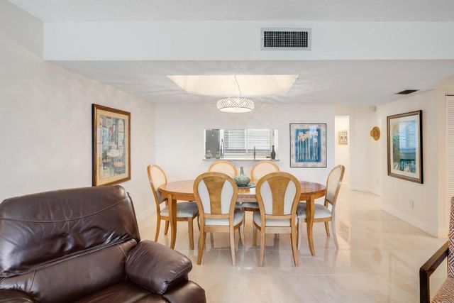 6698 10th Avenue N 320, Lake Worth, FL 33467