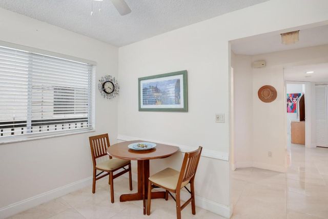 6698 10th Avenue N 320, Lake Worth, FL 33467