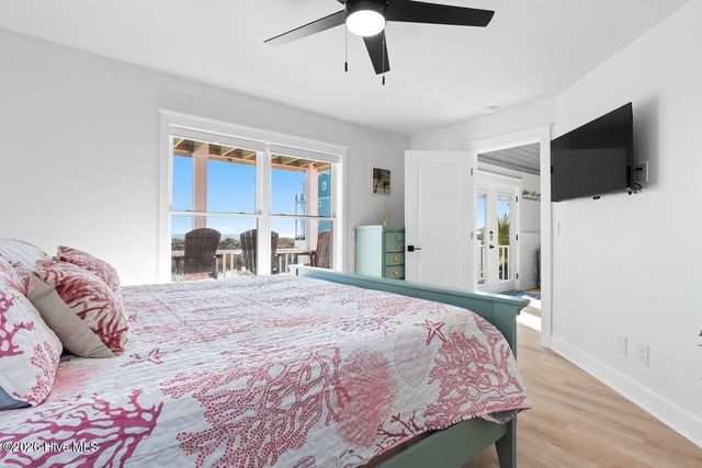 5518 E Beach Drive, Oak Island, NC 28465