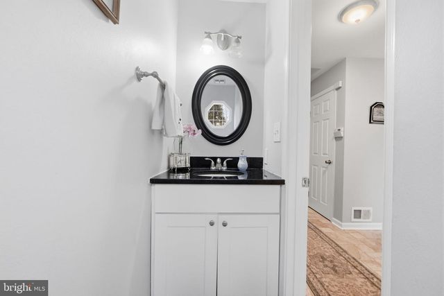 11563 HILL MEADE LN, Woodbridge, VA 22192