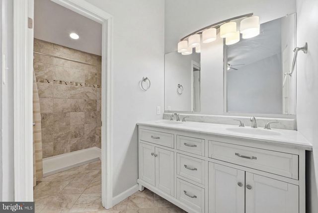 11563 HILL MEADE LN, Woodbridge, VA 22192