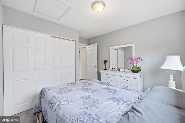 11563 HILL MEADE LN, Woodbridge, VA 22192