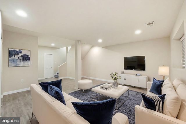 11563 HILL MEADE LN, Woodbridge, VA 22192