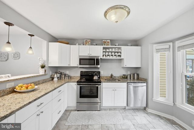 11563 HILL MEADE LN, Woodbridge, VA 22192