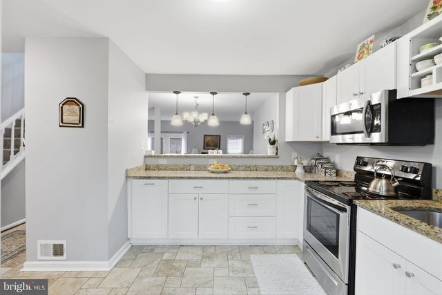 11563 HILL MEADE LN, Woodbridge, VA 22192