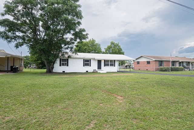 213 Rock Creek Road, Headland, AL 36345