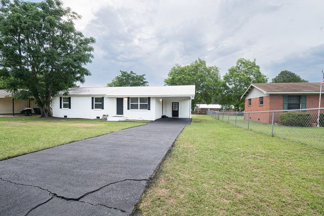 213 Rock Creek Road, Headland, AL 36345
